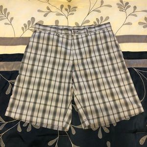 Men’s PGA Tour Plaid Shorts—EUC